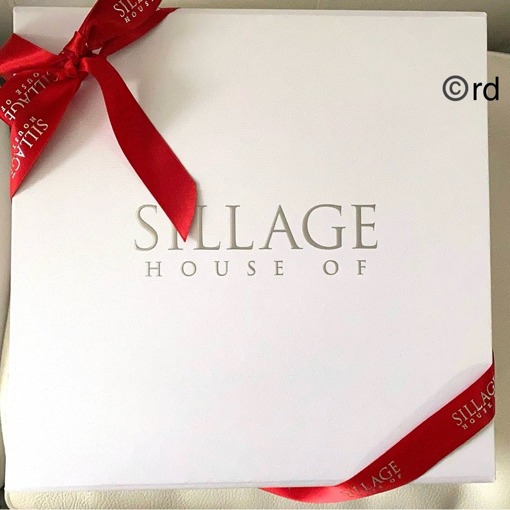 House of Sillage Gift Box with Red Ribbon